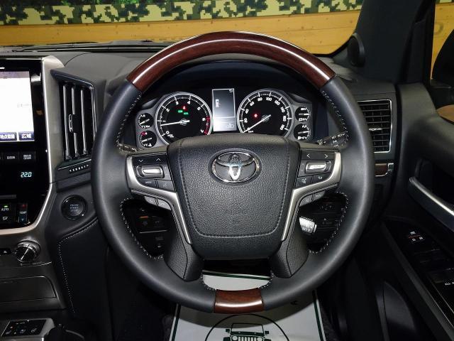 トヨタの最上級SUV、ランドクルーザー200系のスペックを紹介