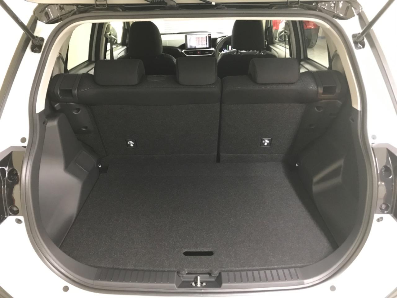 トヨタ ライズのインテリアとラゲッジルームの広さをチェック｜SUV 