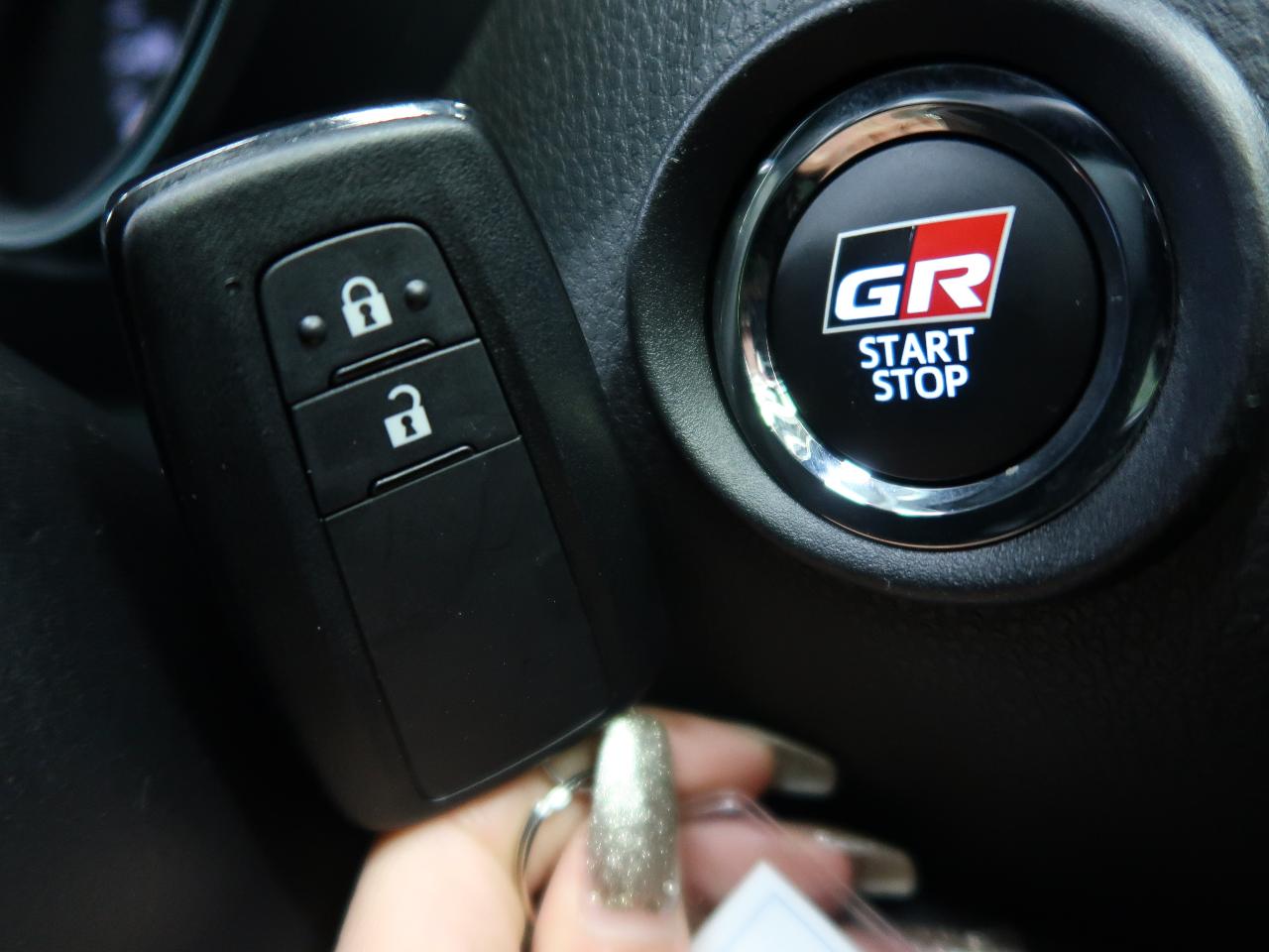 送料無料 新品 トヨタ GRシリーズ ステアリングスイッチ C-HR CH-R GR