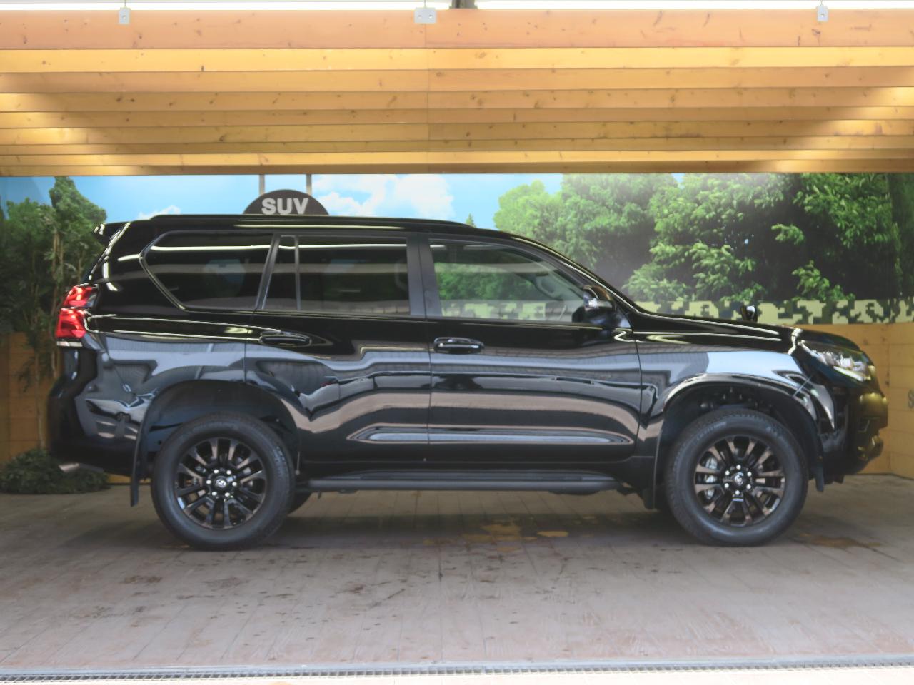 ブラックをテーマにしたおすすめ限定モデル｜SUV LAND