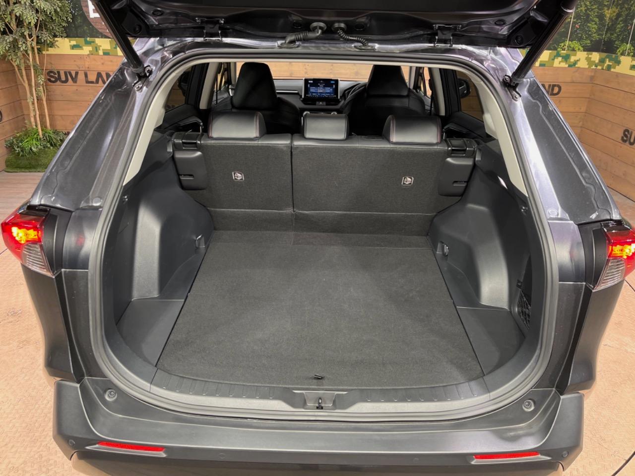 RAV4、ハリアー、プラド。トヨタ製SUVを装備と室内で比較｜SUV LAND