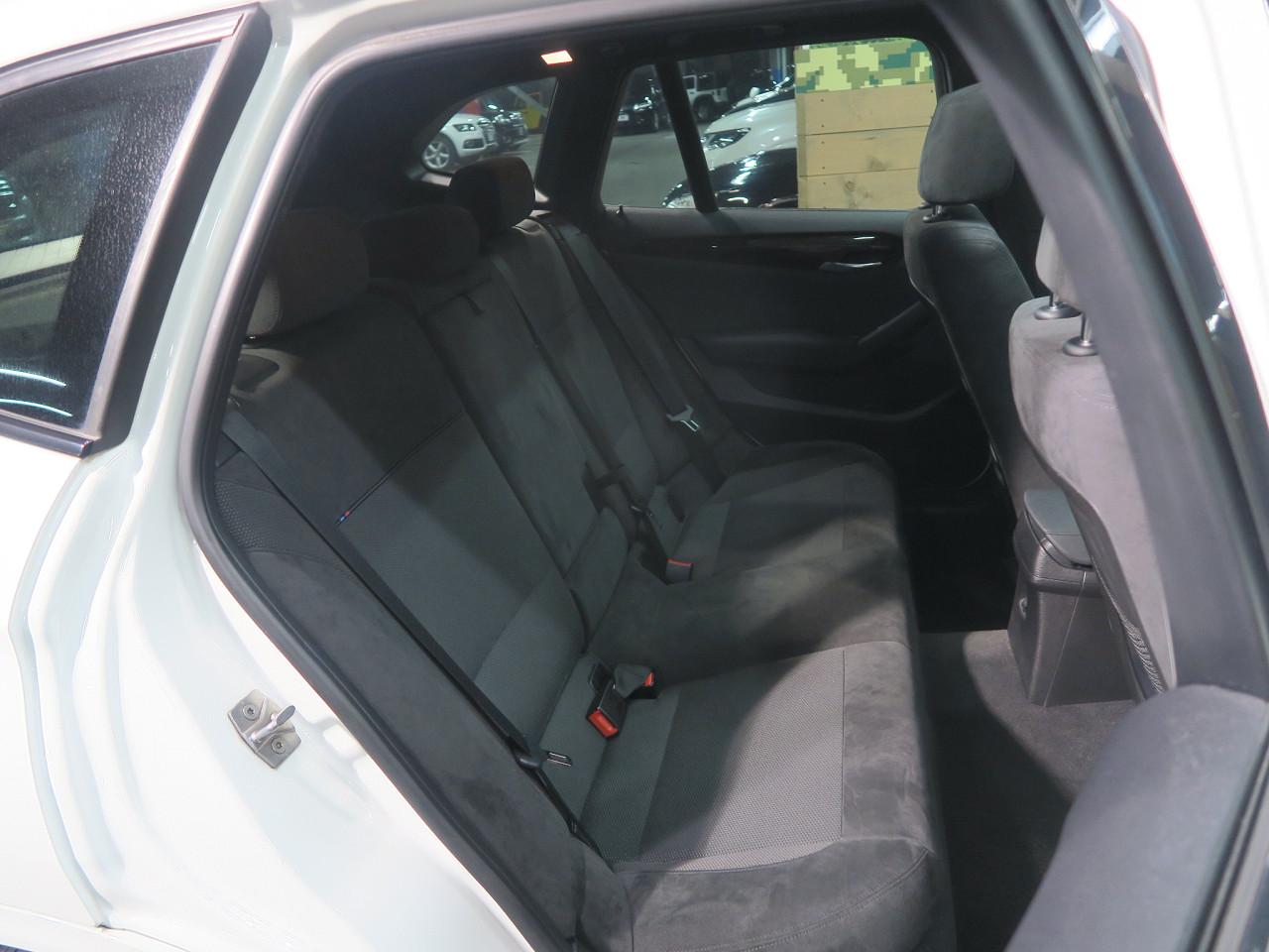 X1の後部座席の広さはどう ｓｕｖ ｌａｎｄ